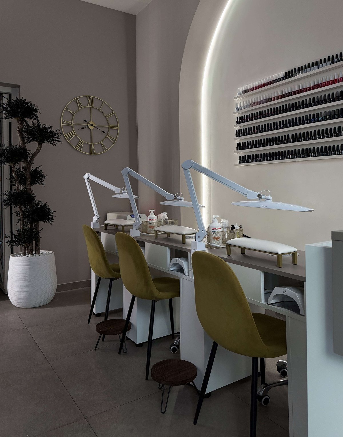 Interno di Harmony Studio Nails, studio beauty a Roma Prati